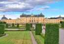 Drottningholm – Ett världsarv och ett storslaget slott i historisk miljö