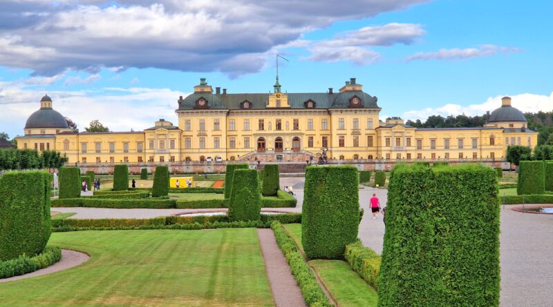 Drottningholm – Ett världsarv och ett storslaget slott i historisk miljö